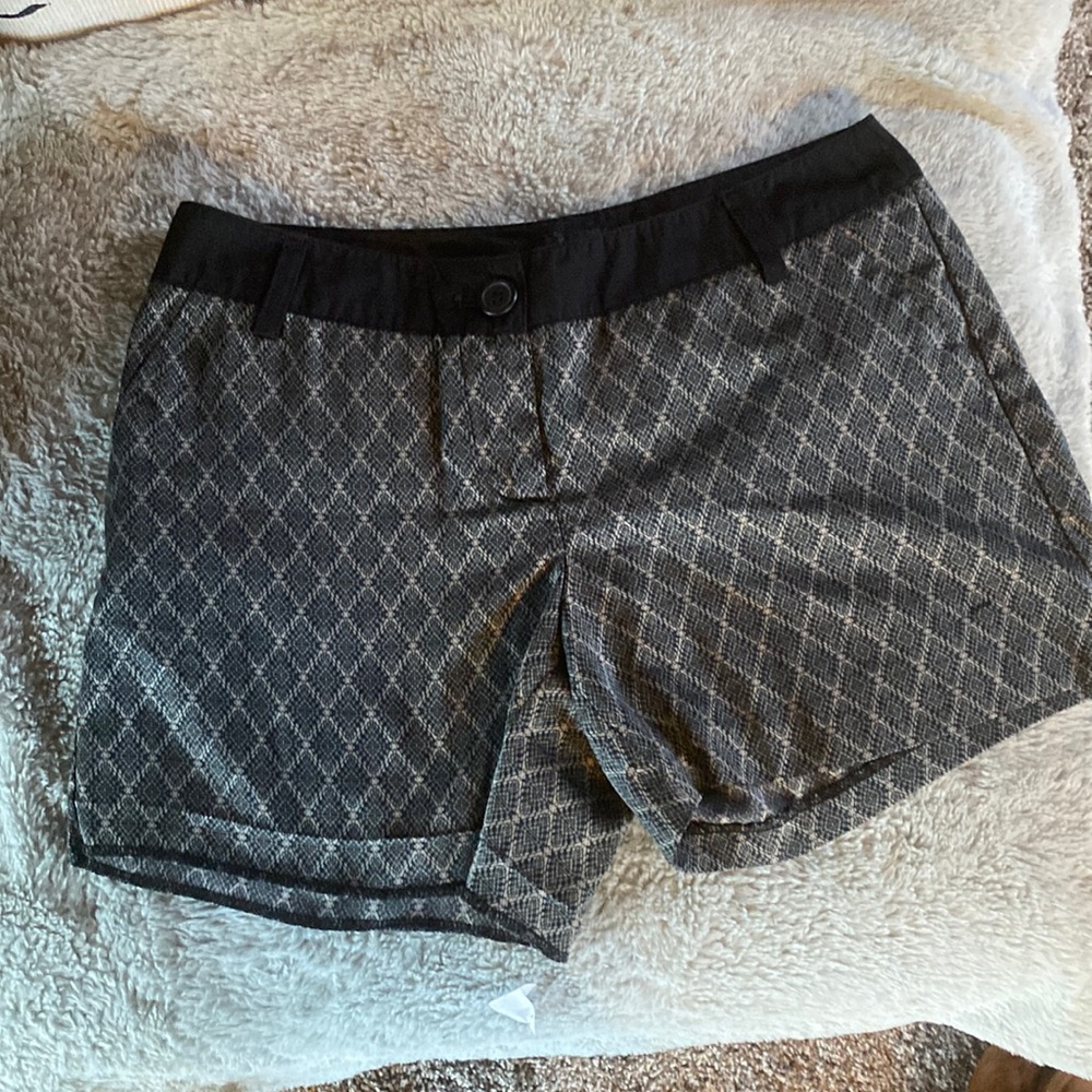Mossimo shorts. Silky black pattern size 6